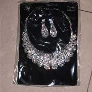 Never worn fancy necklace with matching earring